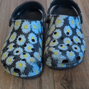 CROCS Black and Yellow Mules Vibrant Floral Design